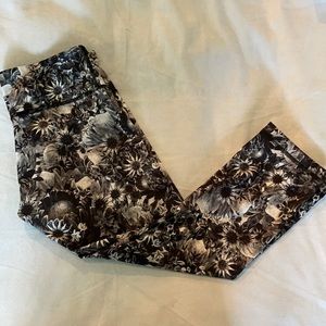 Lululemon floral crop leggings size 6